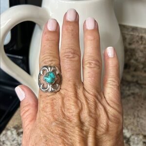 Elegant Silver and Turquoise Ring